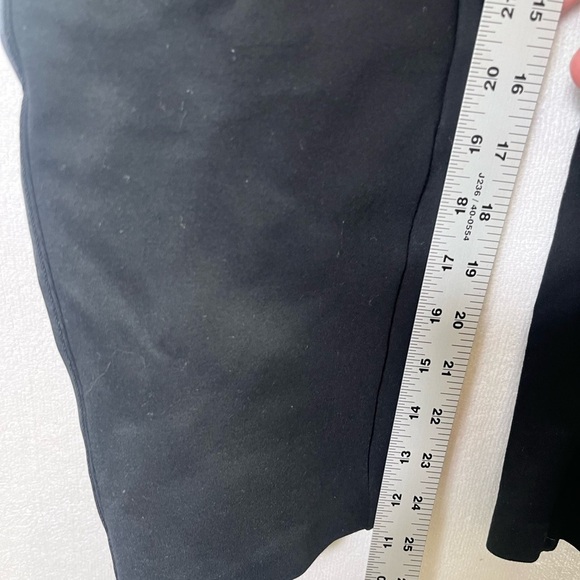 Spanx Black Capri Slacks Womens S Stretch Cute Comfy Work Teller Office 2272 - Picture 6 of 8